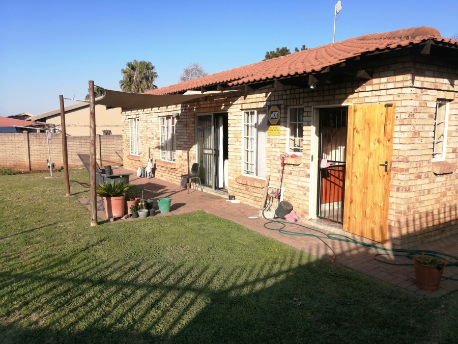 3 Bedroom Property for Sale in Waterkloof East North West